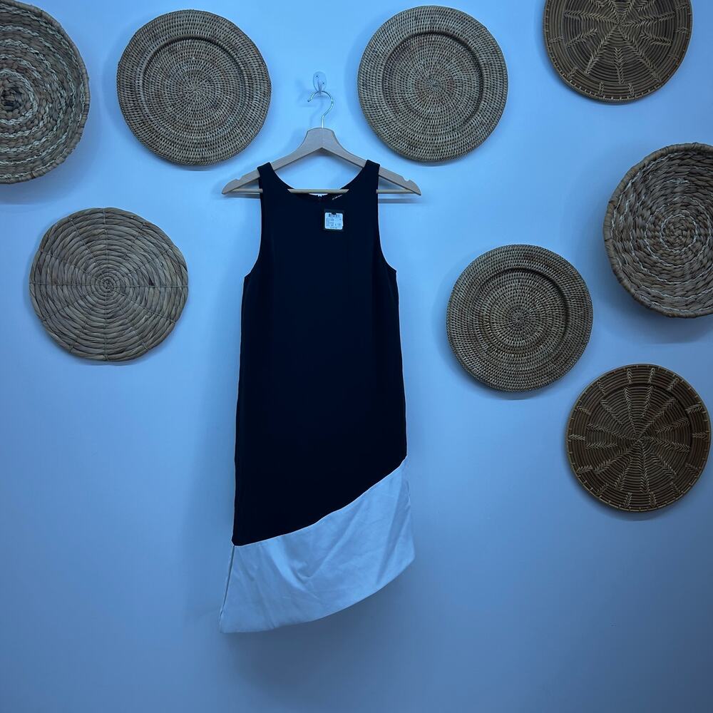 NEW $195 Club Monaco Black White Asymmetrical Hem Sleeveless Quynh Mini Dress 00
